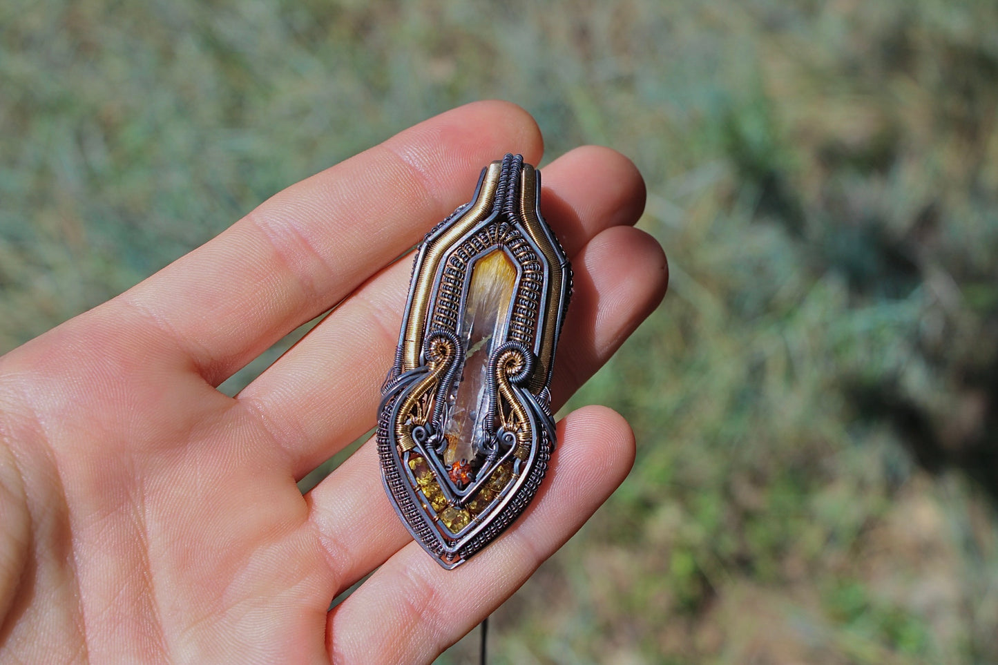 Sol Beam - Mango Quartz Pendant